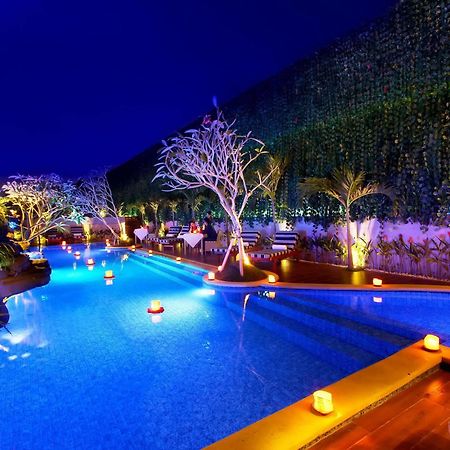 Rhadana Hotel Kuta Lombok Buitenkant foto