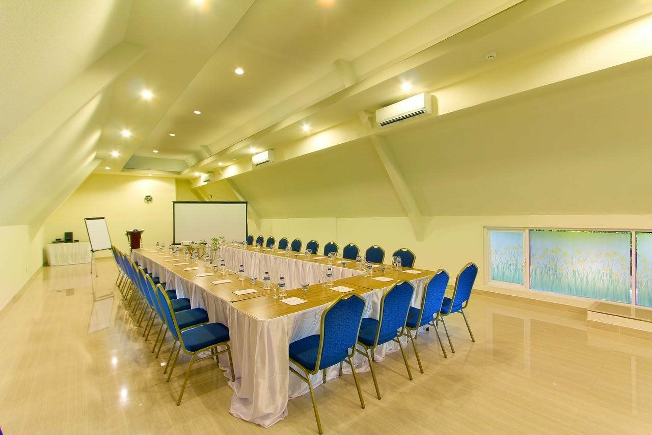 Rhadana Hotel Kuta Lombok Buitenkant foto